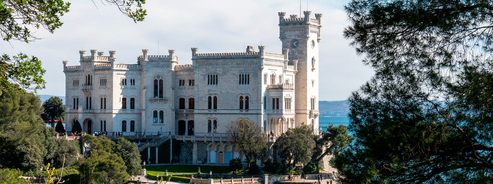 Il Golfo di Trieste e il Castello di Miramare